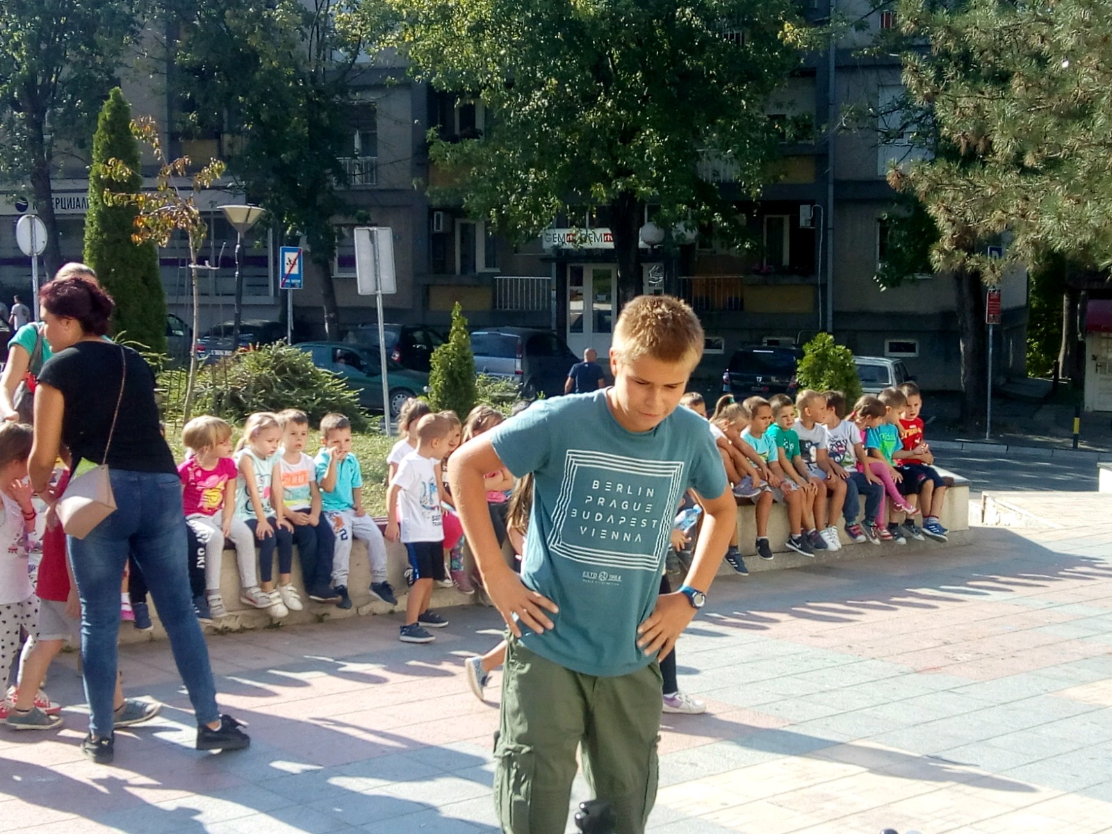 Arsa drži slovo